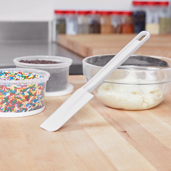 Tablecraft Plastic Icing Spatula With Rubber Blade 9.1/2"