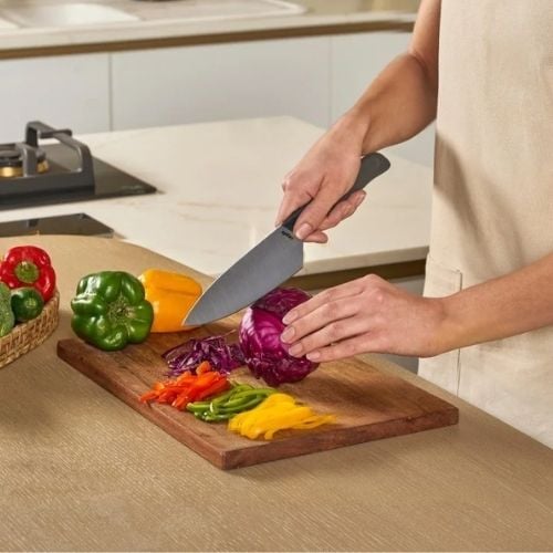 Zyliss Stainless Steel Chef Knife With Translucent Blade Cover 17.6cm, Gray, Utility