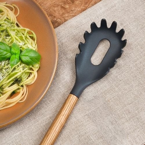 Zyliss Polybutylene Terephthalate Spaghetti Server Oak Wood Handle
