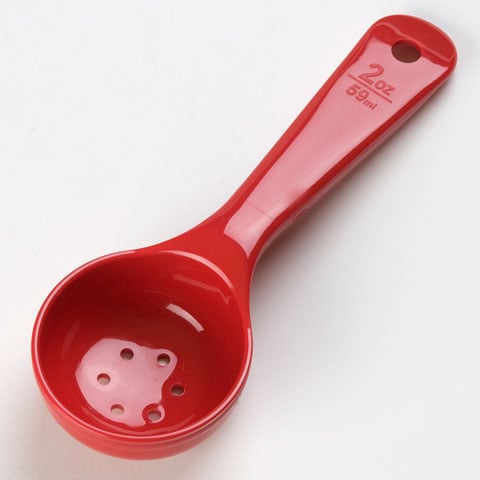 MEASURING PERFORATED SPOON WITH SHORT HANDLE