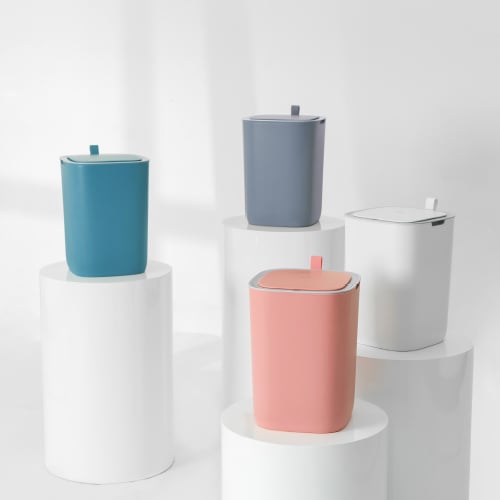 MOTION SENSOR BIN WITH SOFT CLOSING