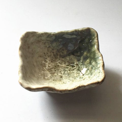 STONEWARE SAUCE DISH L8.5xW7xH4cm, SPECKLED GREEN