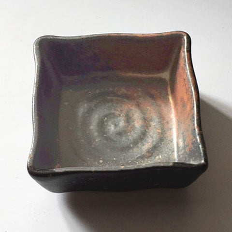 STONEWARE SQUARE CONDIMENT DISH L6.8xW6.8xH3cm, BROWN/STRIPE STONE