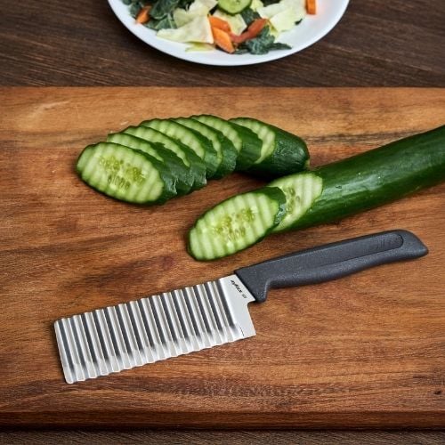 Zyliss Stainless Steel Crinkle Cut Knife With Translucent Blade Cover 11.5cm, Gray, Utility
