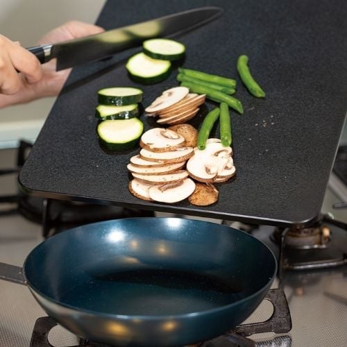 Asahi Elastomer Cutting Board L40xW26xH0.8cm,Heat Resistant To 100°C, Black